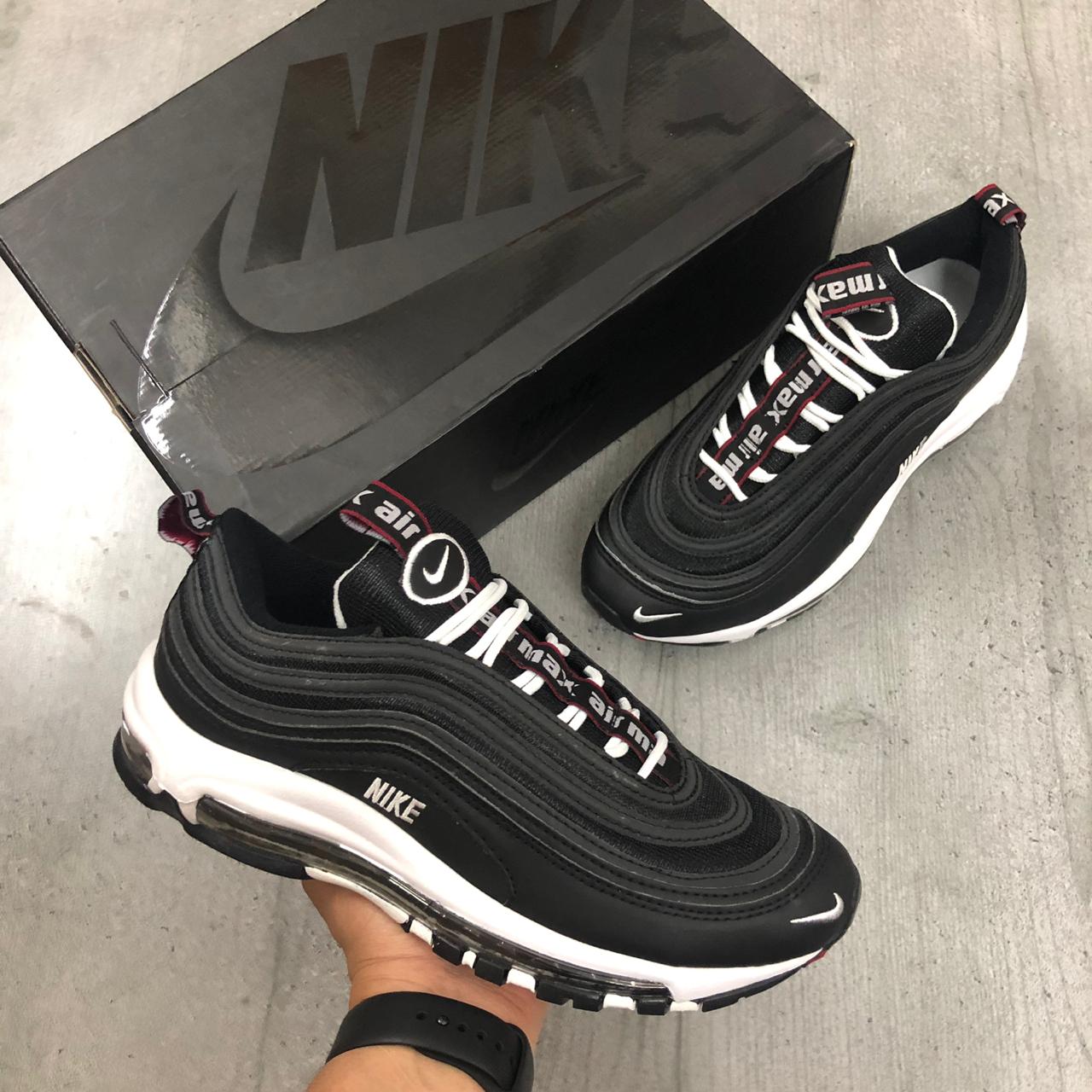 nike 2000 negras con rojo