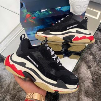 balenciaga triple s