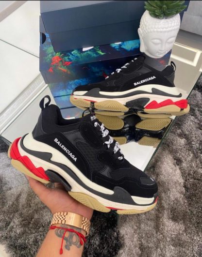 balenciaga triple s
