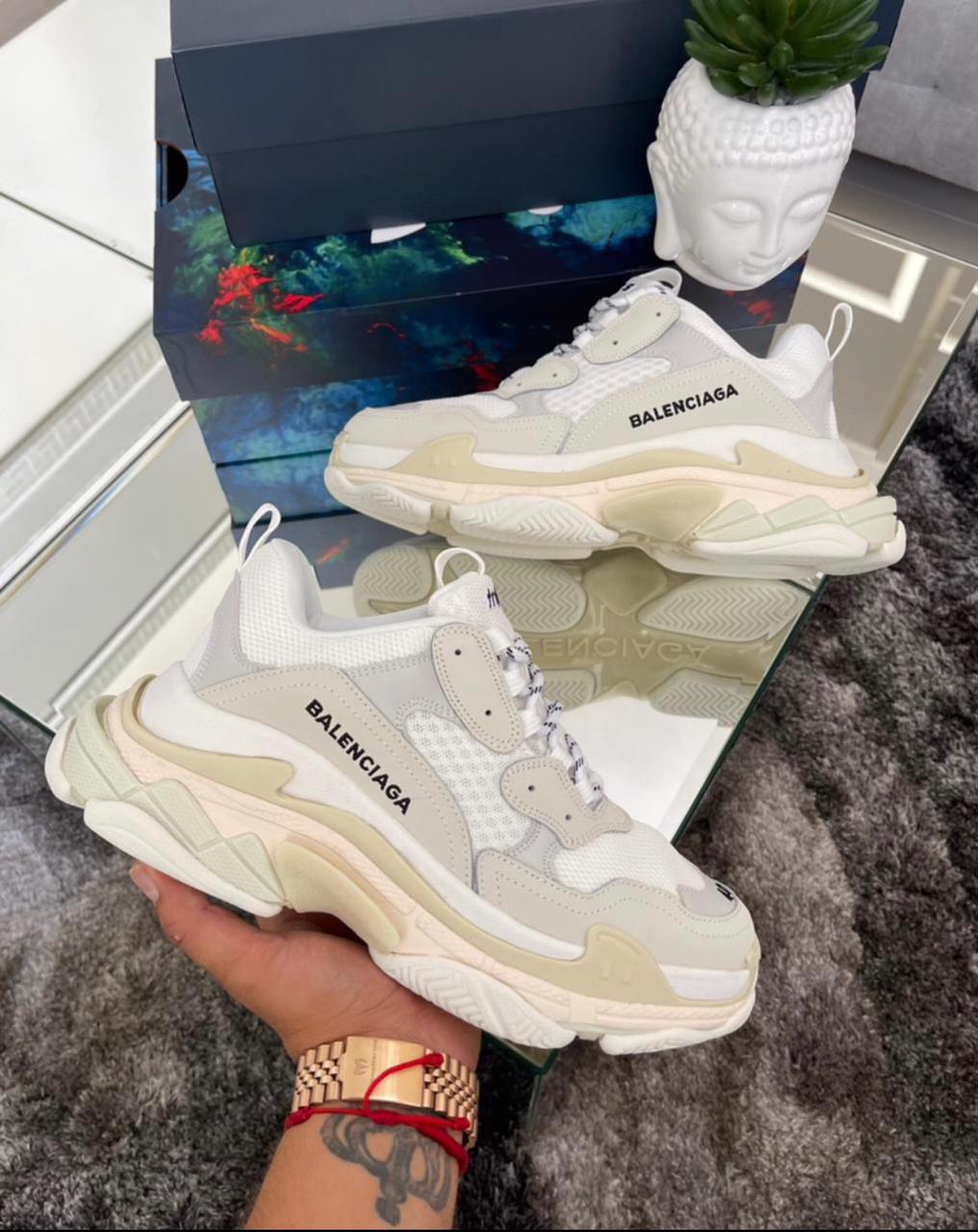 cangrejo Lugar de la noche Comité balenciaga triple s blancos Today's Deals- OFF-60% >Free Delivery