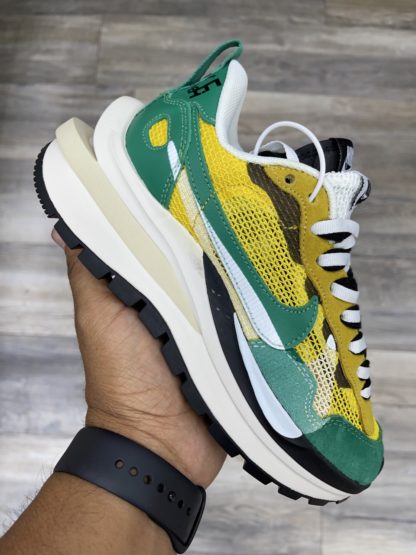 sacai verde x mayor