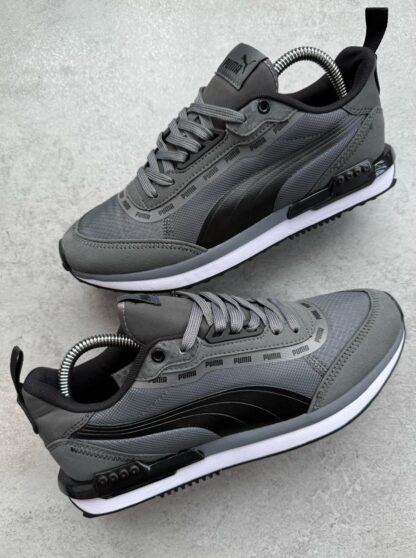 puma grises