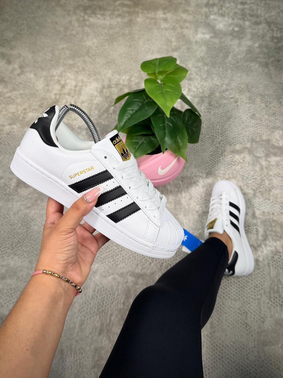 Adidas Superstar triple AAA Colombia mayorista detalle 3 stripes laterales envios 1-2 dias