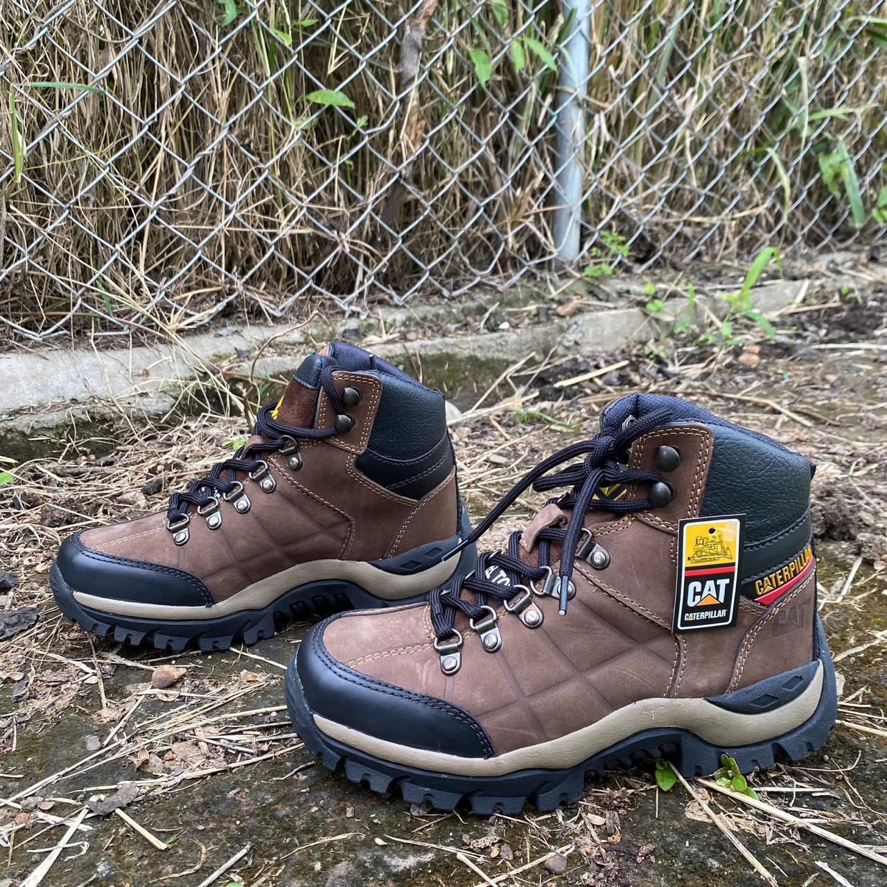 botas Caterpillar Bogota distribuidor mayorista — botas CAT trabajo cuero importadas, despacho 24 horas Cra 7 Centro