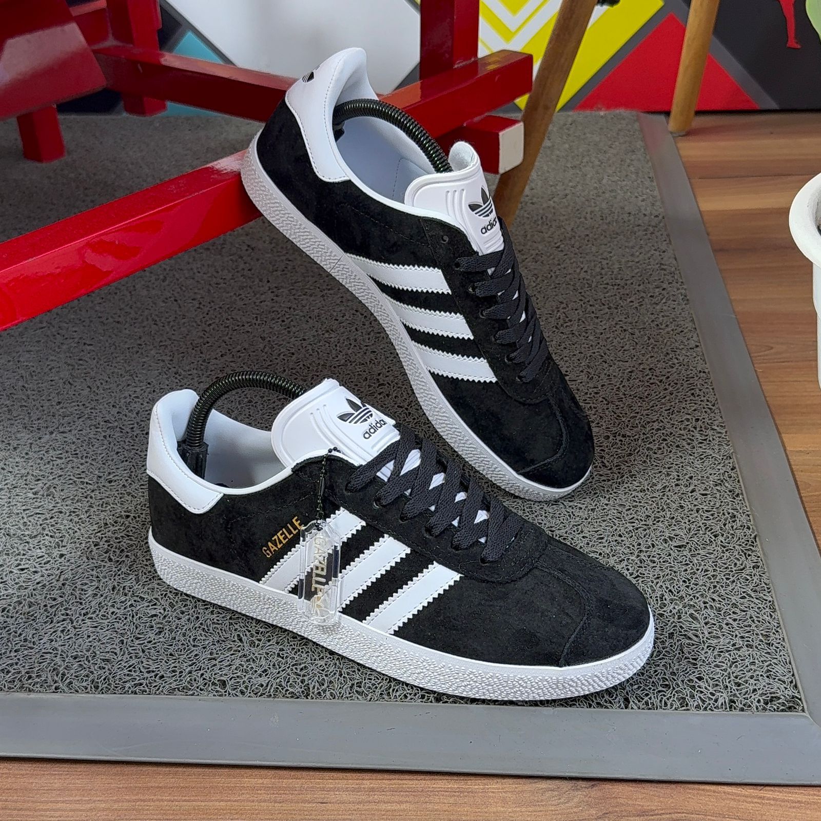 Adidas Gazelle Bold mujer Colombia 2026 - White Pink Red Cream colorway top revendedor desde 95.000 COP triple AAA zapatillascolombia.com