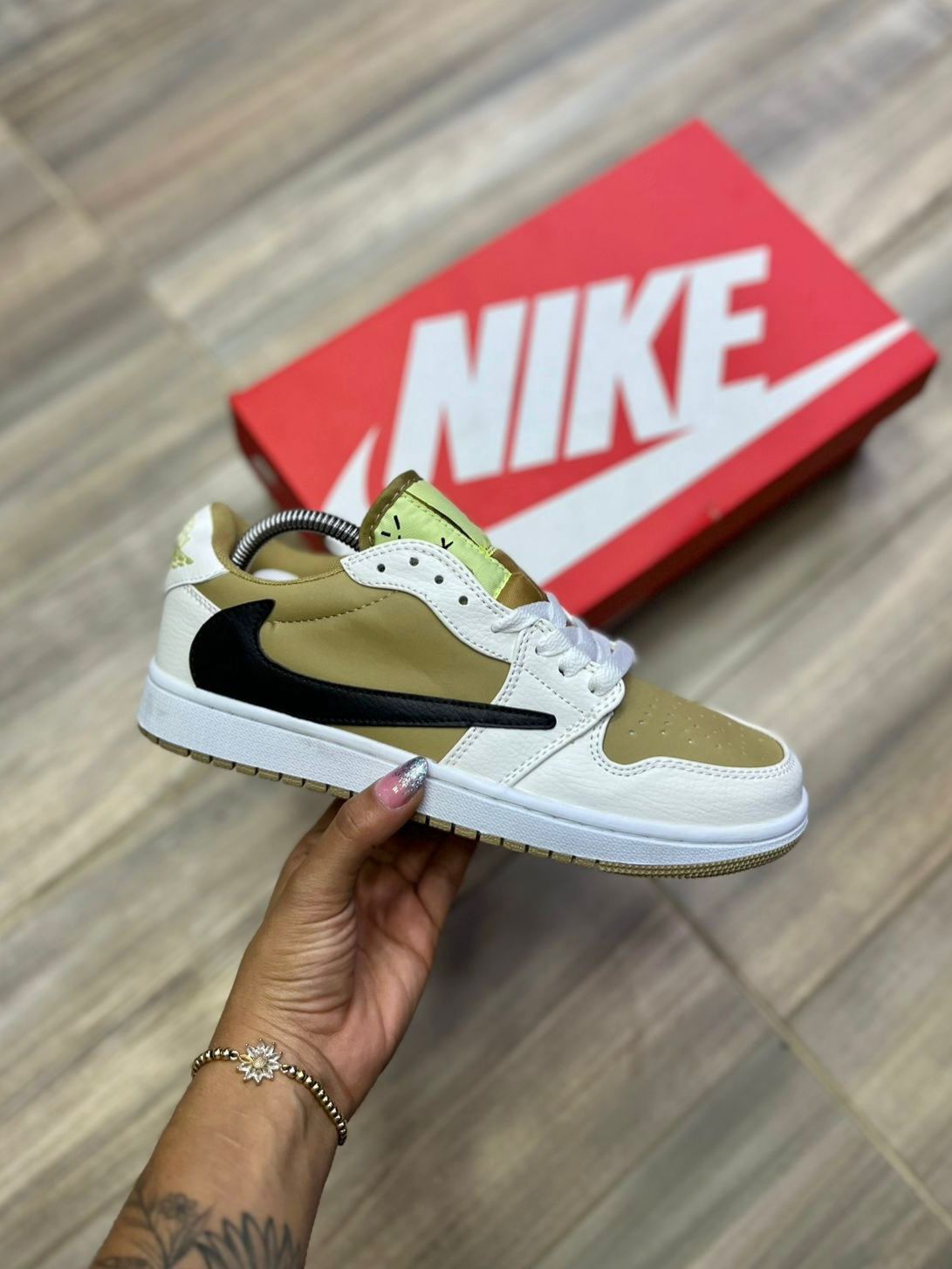 Jordan Retro 1 al por mayor Colombia colorways disponibles triple AAA