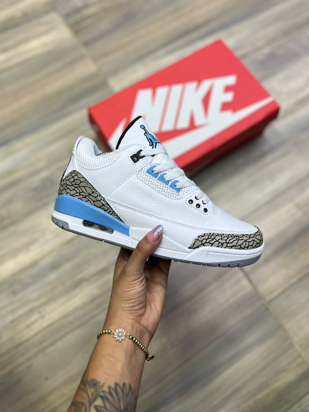 Jordan Retro 3 White UNC Blue blanca con detalles azul cement gris triple AAA mayorista Colombia 2026 desde 105000 COP envio Bogota Medellin Cali sin minimo