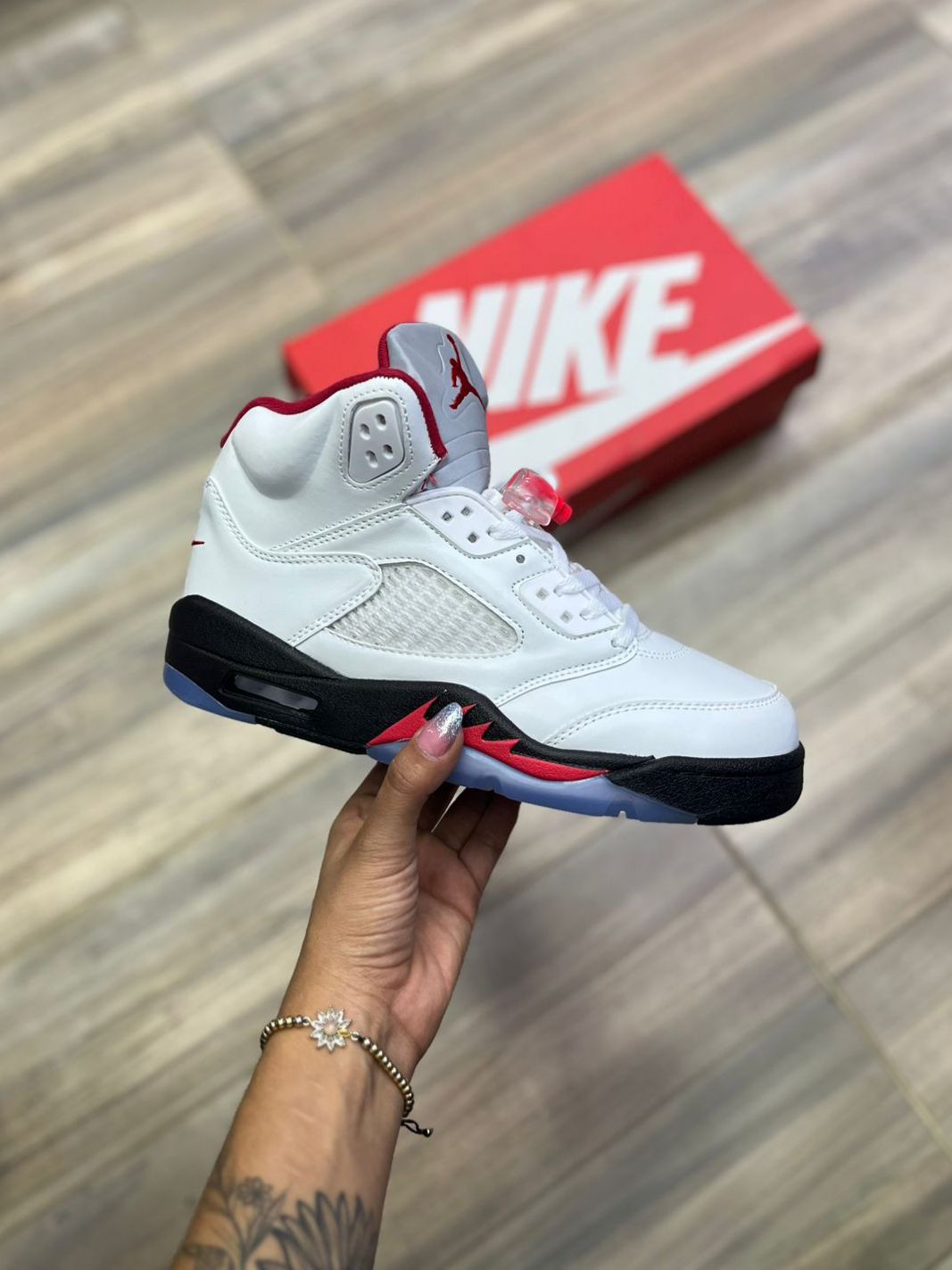 aj5 colombia al por mayor triple aaa jordan retro 5 revendedor