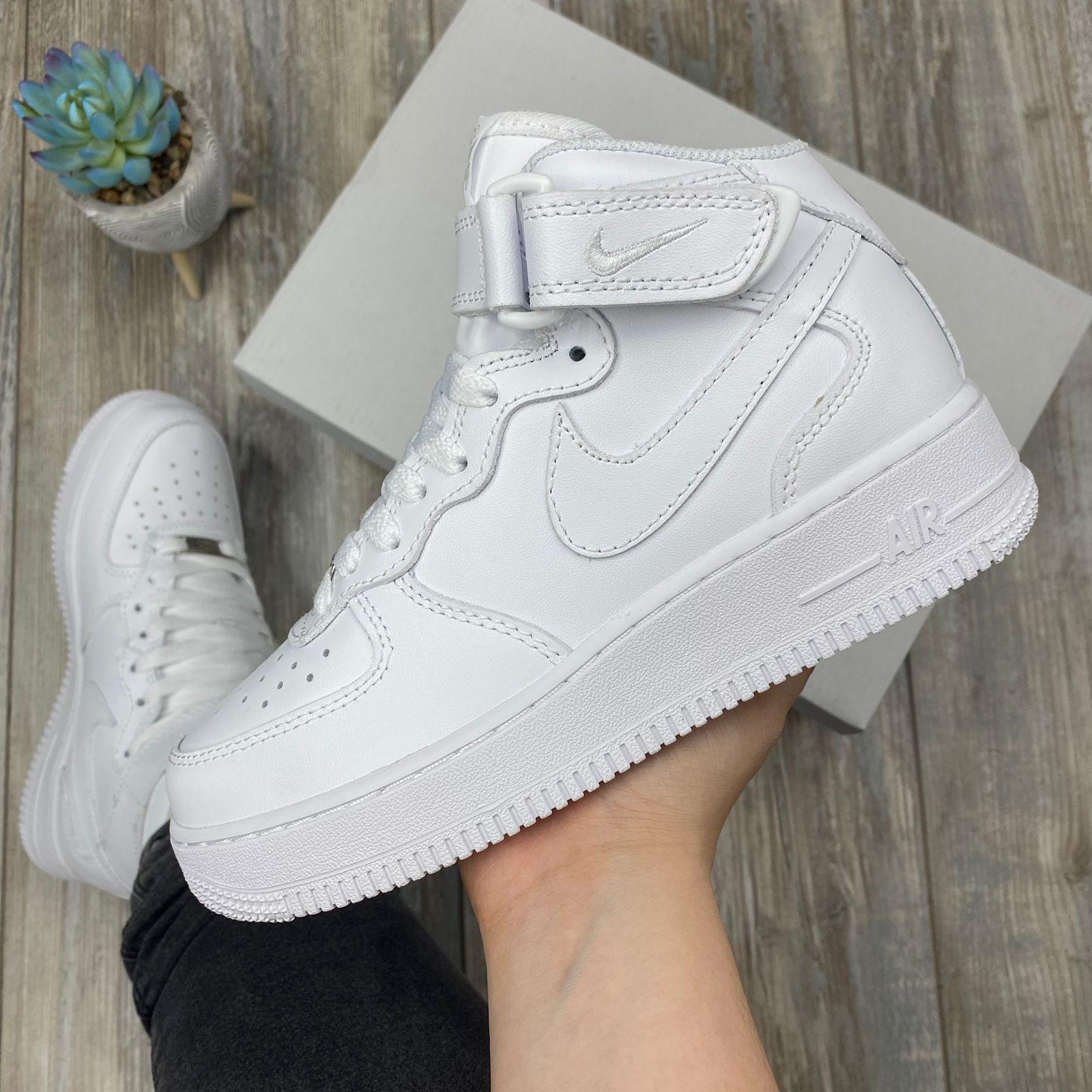 Nike Force One Mid bota cana media triple AAA al por mayor Colombia variante intermedia entre Low y High