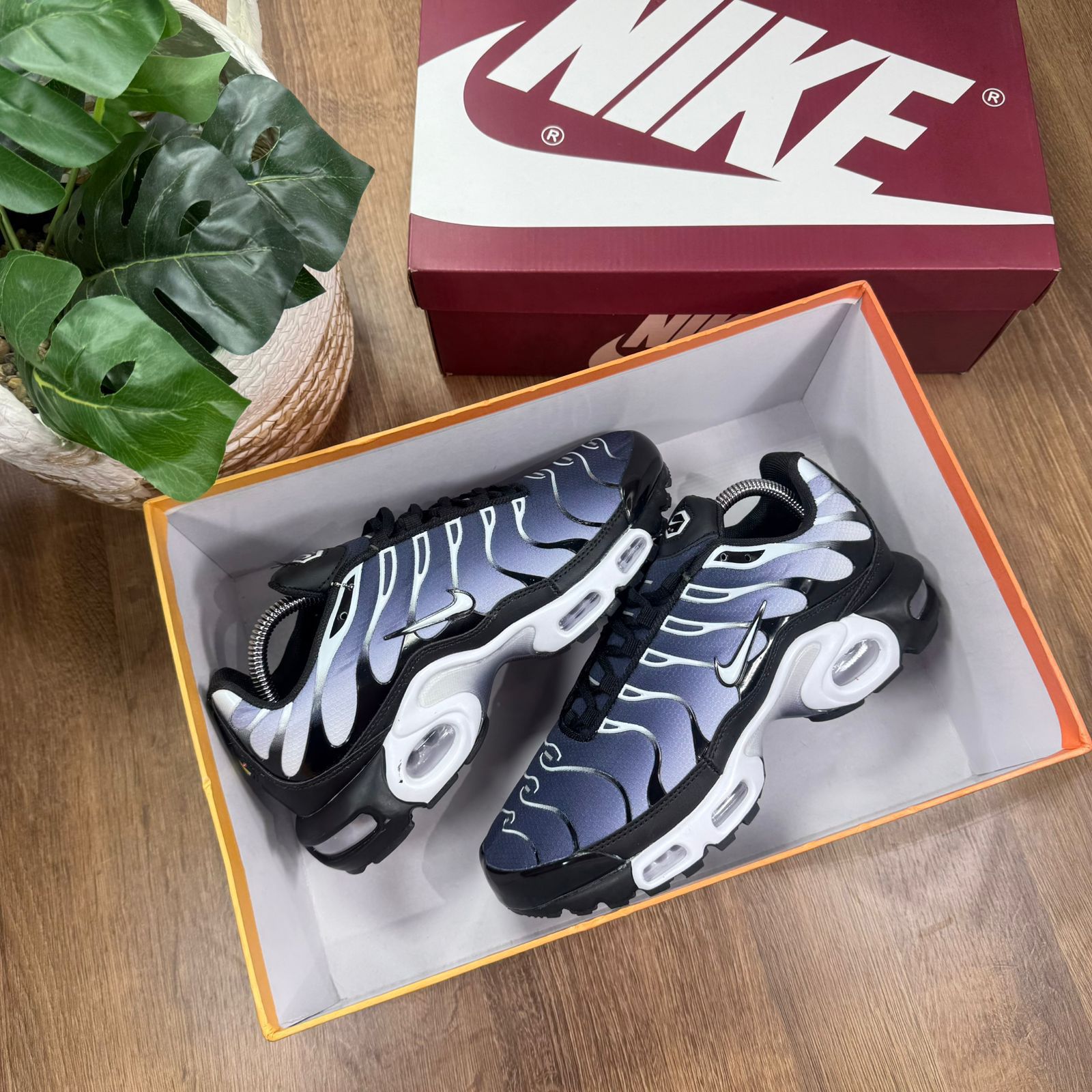 Nike TN Plus colorways Hyper Blue Triple Black mayorista Colombia envios 1-2 dias