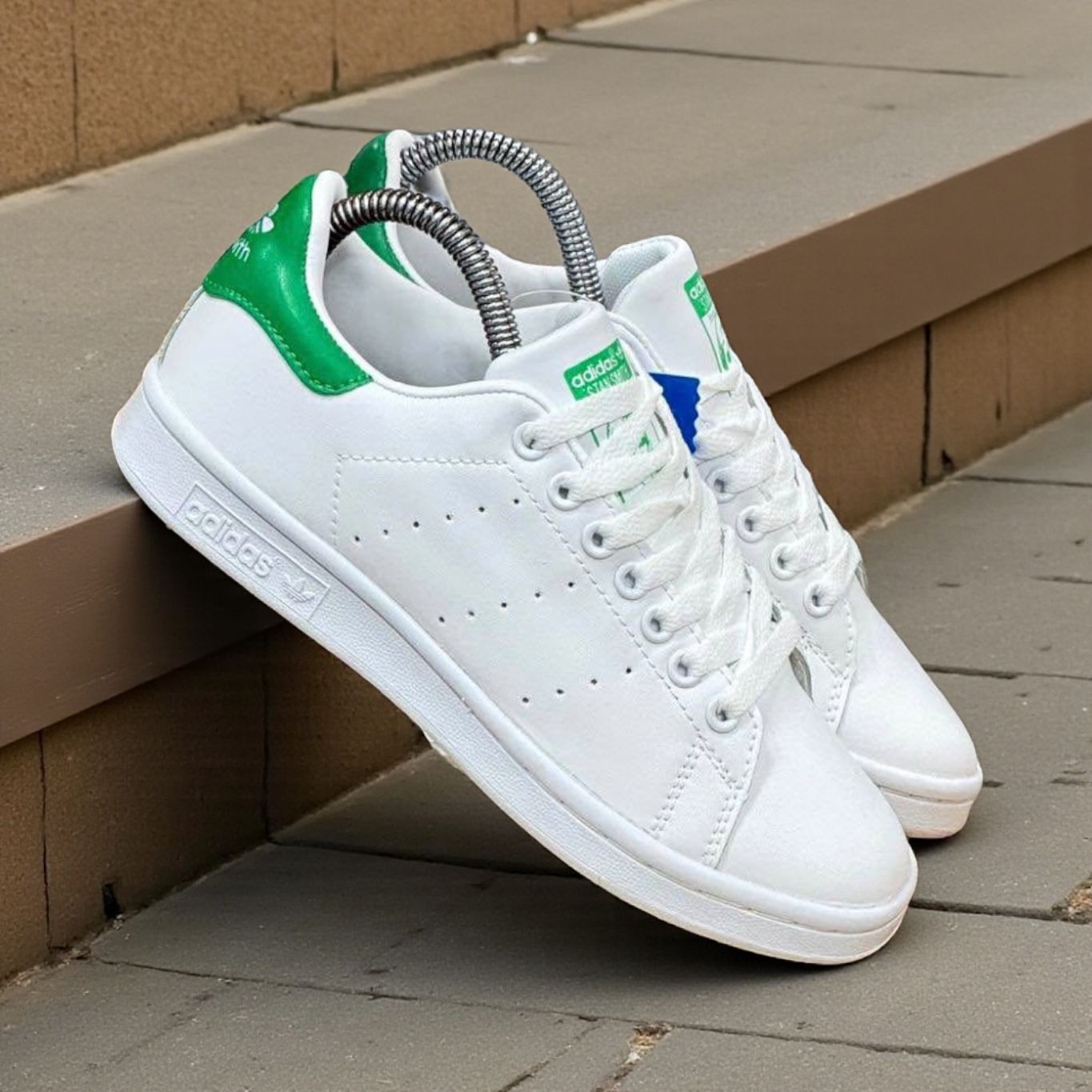 Stan Smith blanco verde mayorista Colombia 2026 - colorway clasico estrella revendedor desde 95.000 COP triple AAA zapatillascolombia.com