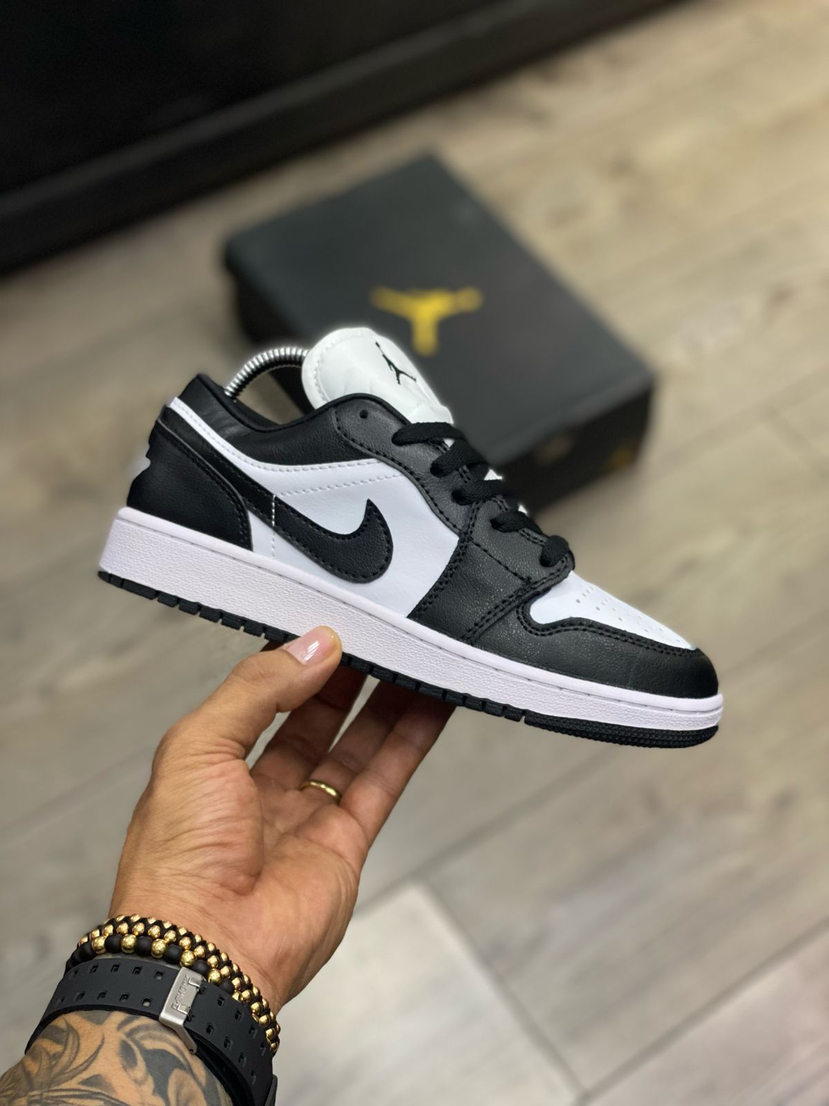 tenis Jordan 1 triple AAA colombia detalle suela pivot circle mayorista