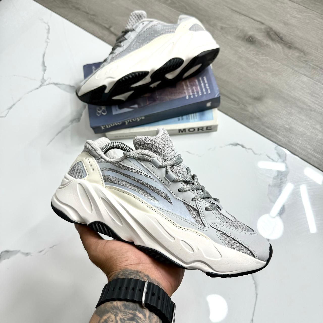 Adidas Ozweego triple AAA Colombia 2026 - athleisure premium