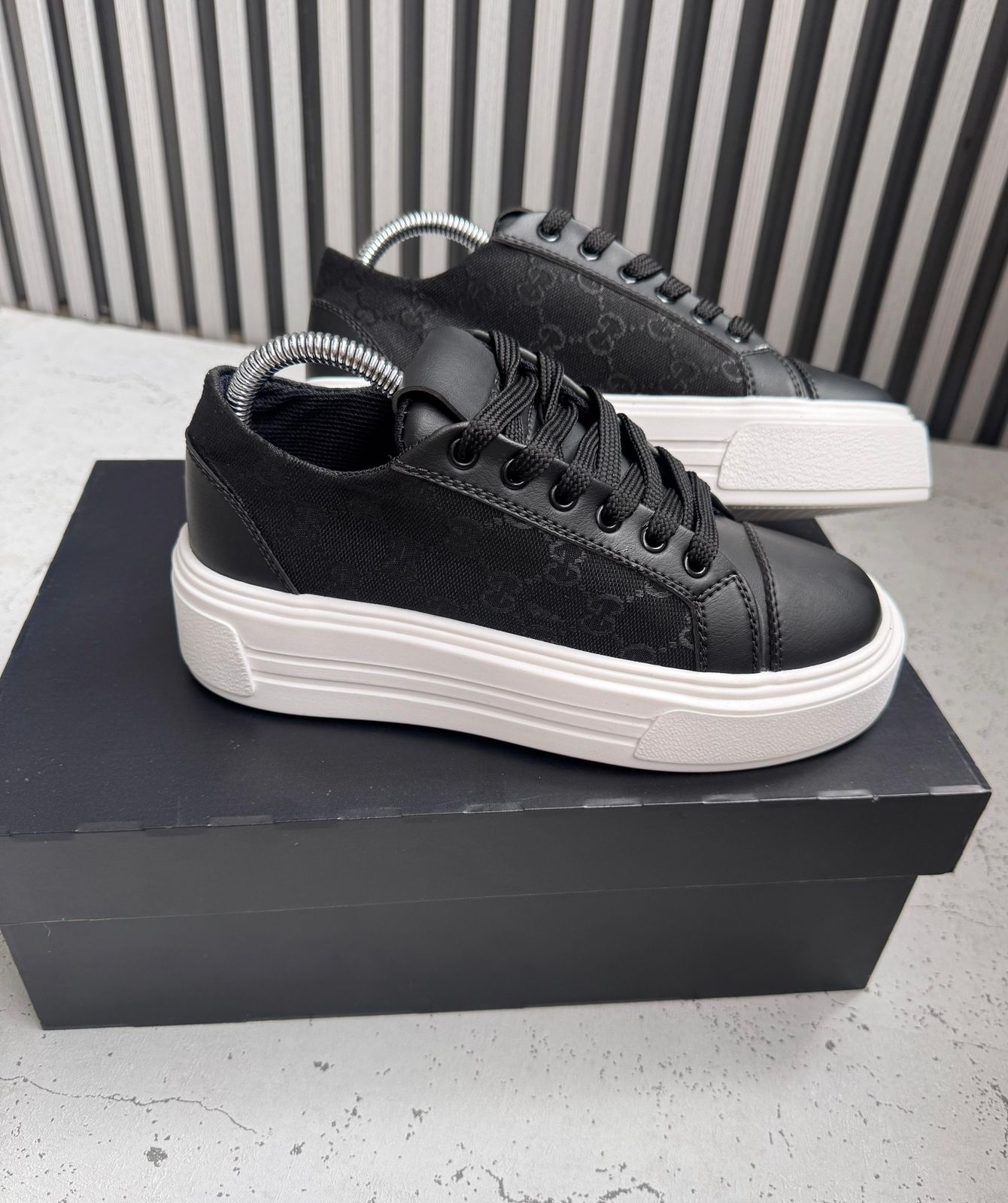 Zapatos Gucci al por mayor Colombia 2026 AAA Italian leather Florence Rhyton chunky Ace embellished bee snake Screener vintage retro mayorista