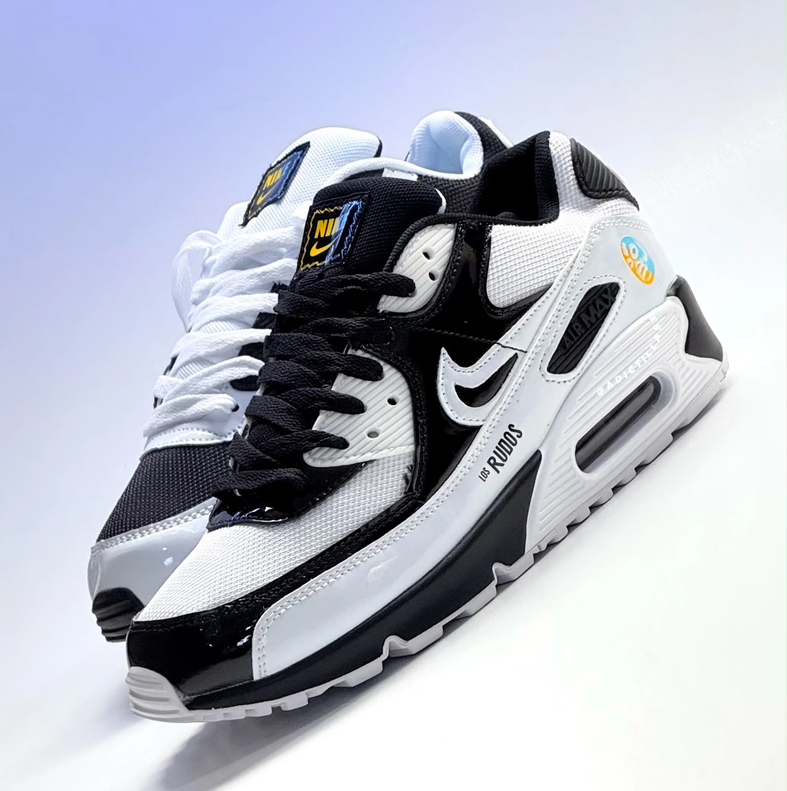 Nike Air Max 90 blanco y negro triple AAA con unidad Air visible en el talon, al por mayor Colombia desde 1 par