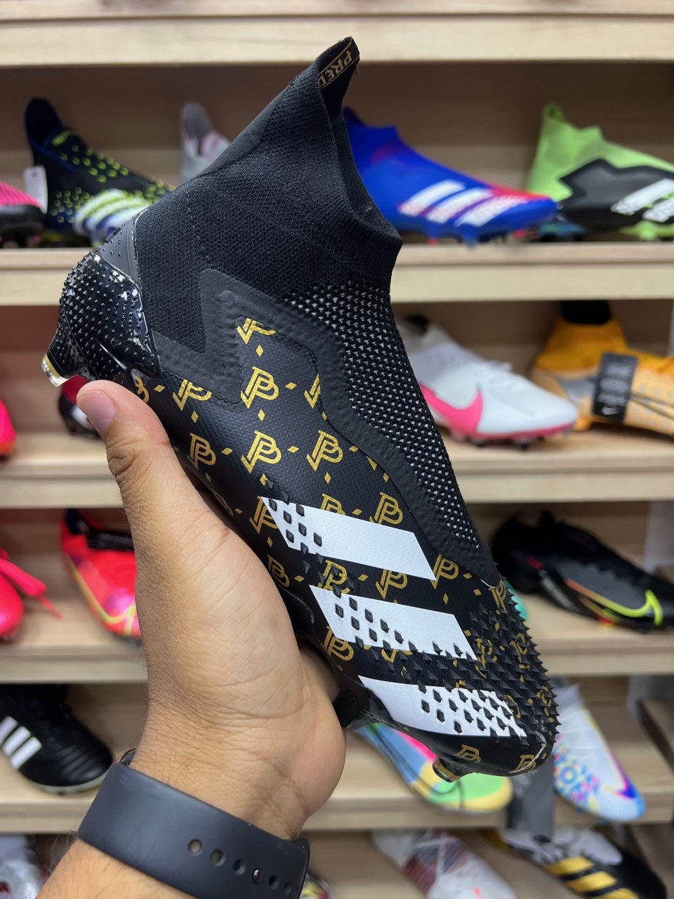 Guayos Adidas Predator negro y dorado al por mayor Colombia triple AAA